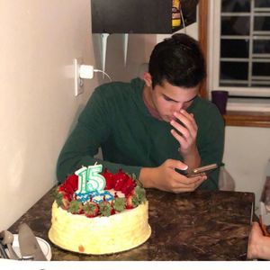 Meet your Posher, Marcos